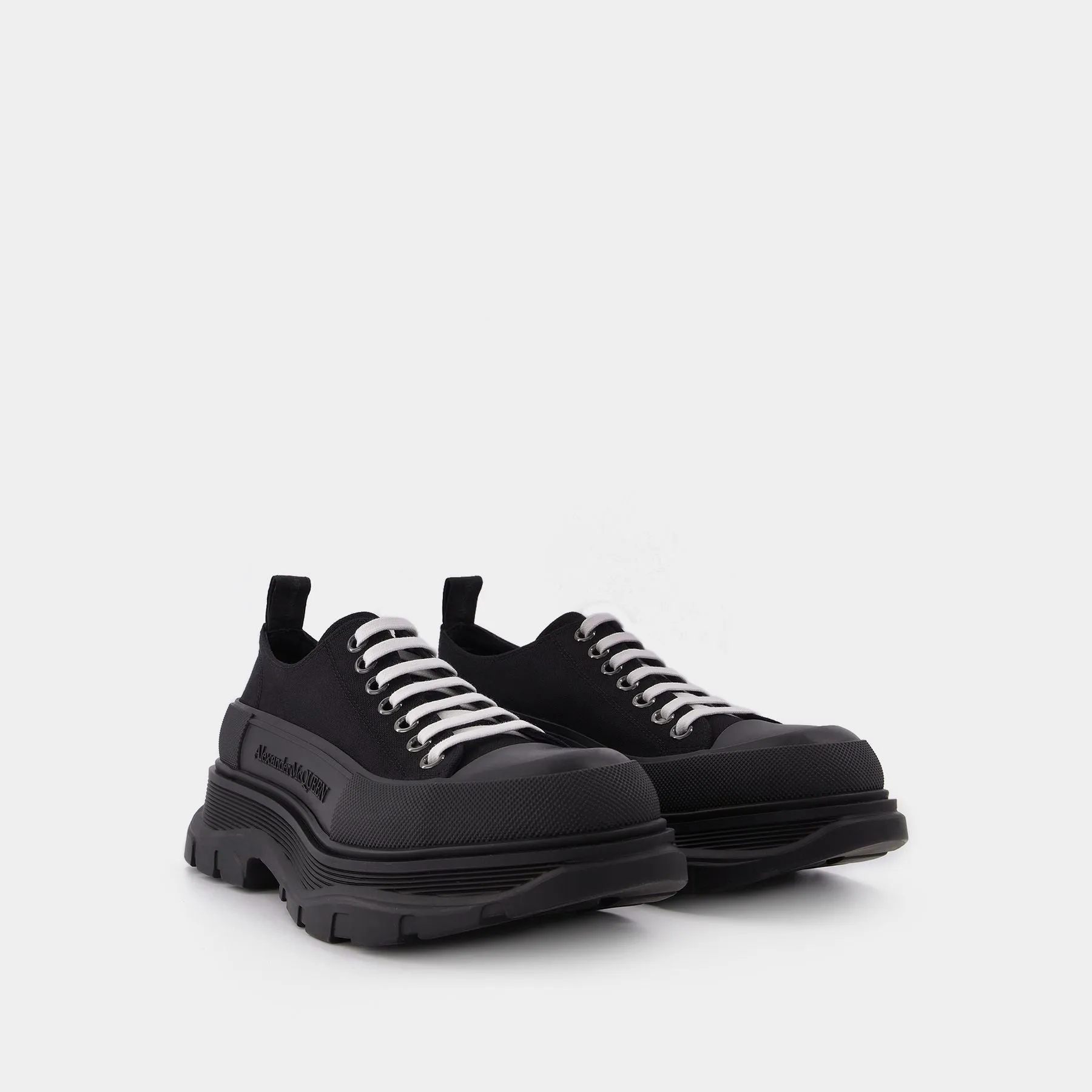 Alexander McQueen  Tread Slick Sneakers - Alexander Mcqueen - Black - Canva