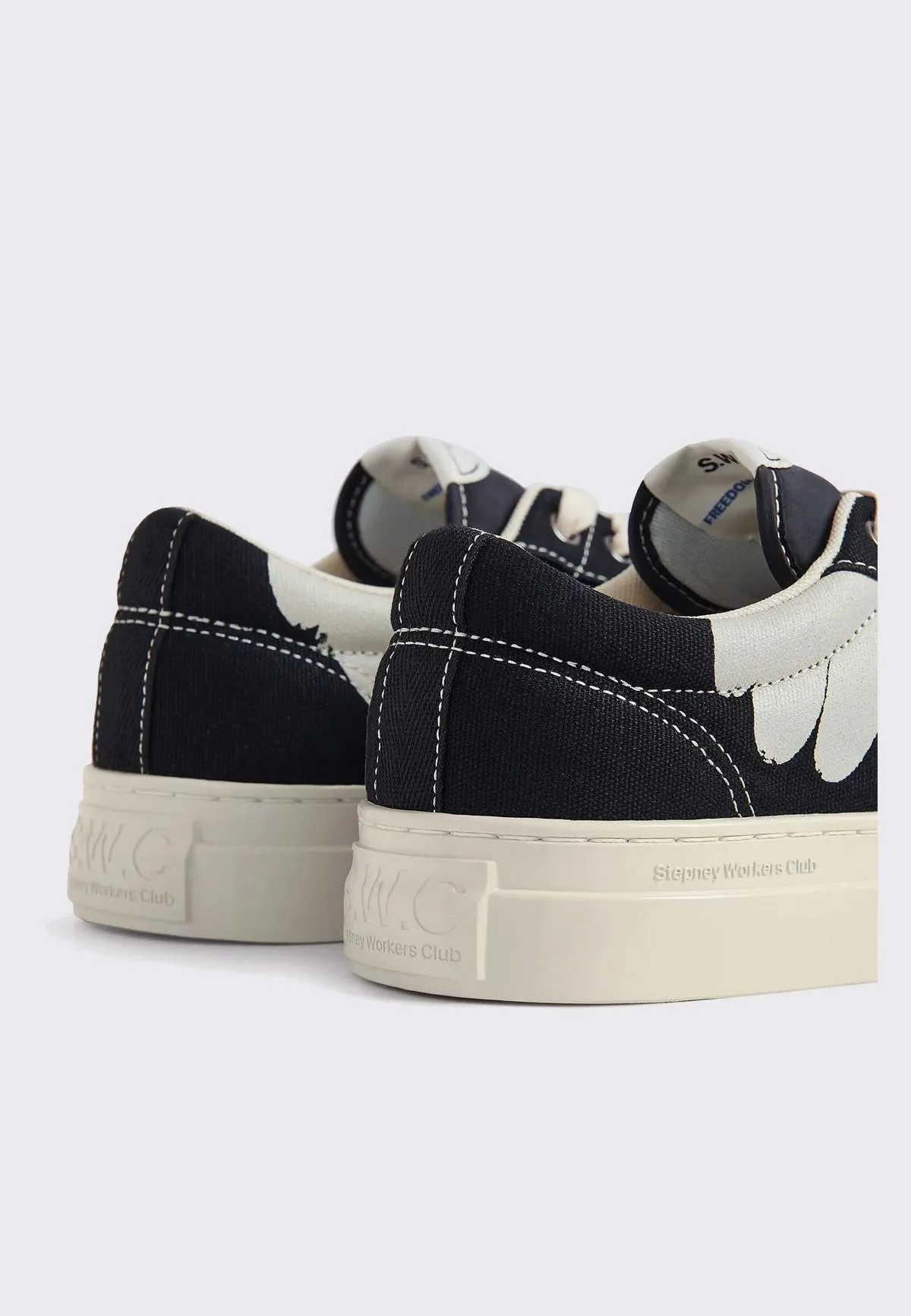 Dellow Cup Shroom Hands Canvas Sneakers - Black/White