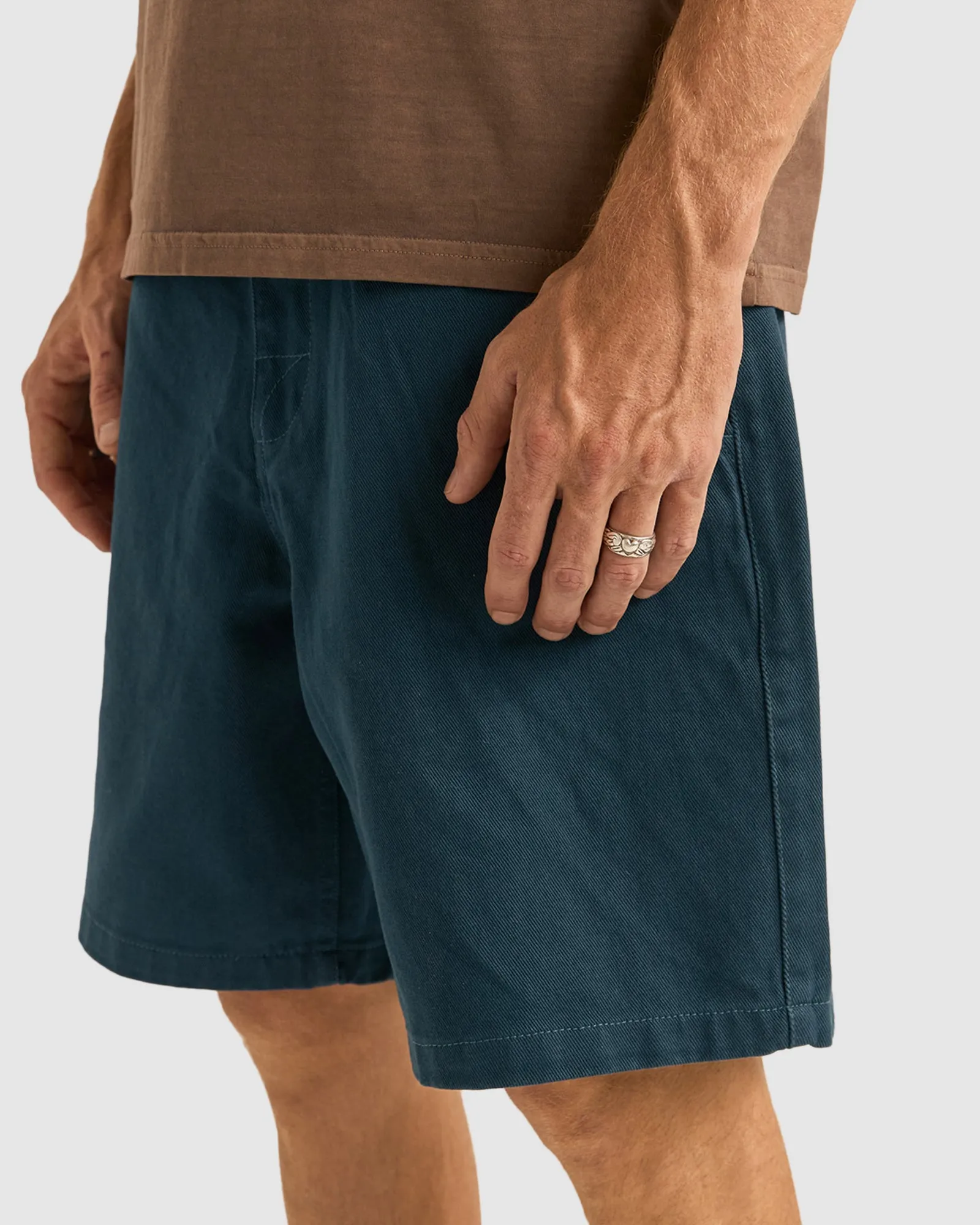 ESSENTIAL TWILL SHORT