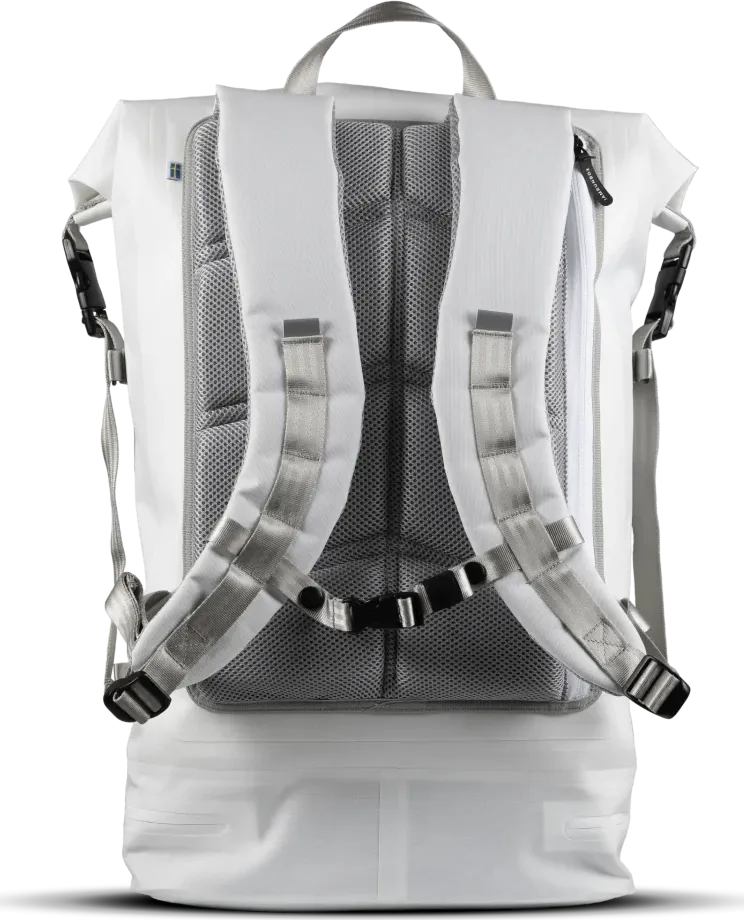 IAMRUNBOX Spin Bag 30L White | Buy IAMRUNBOX Spin Bag 30L White here | Outnorth