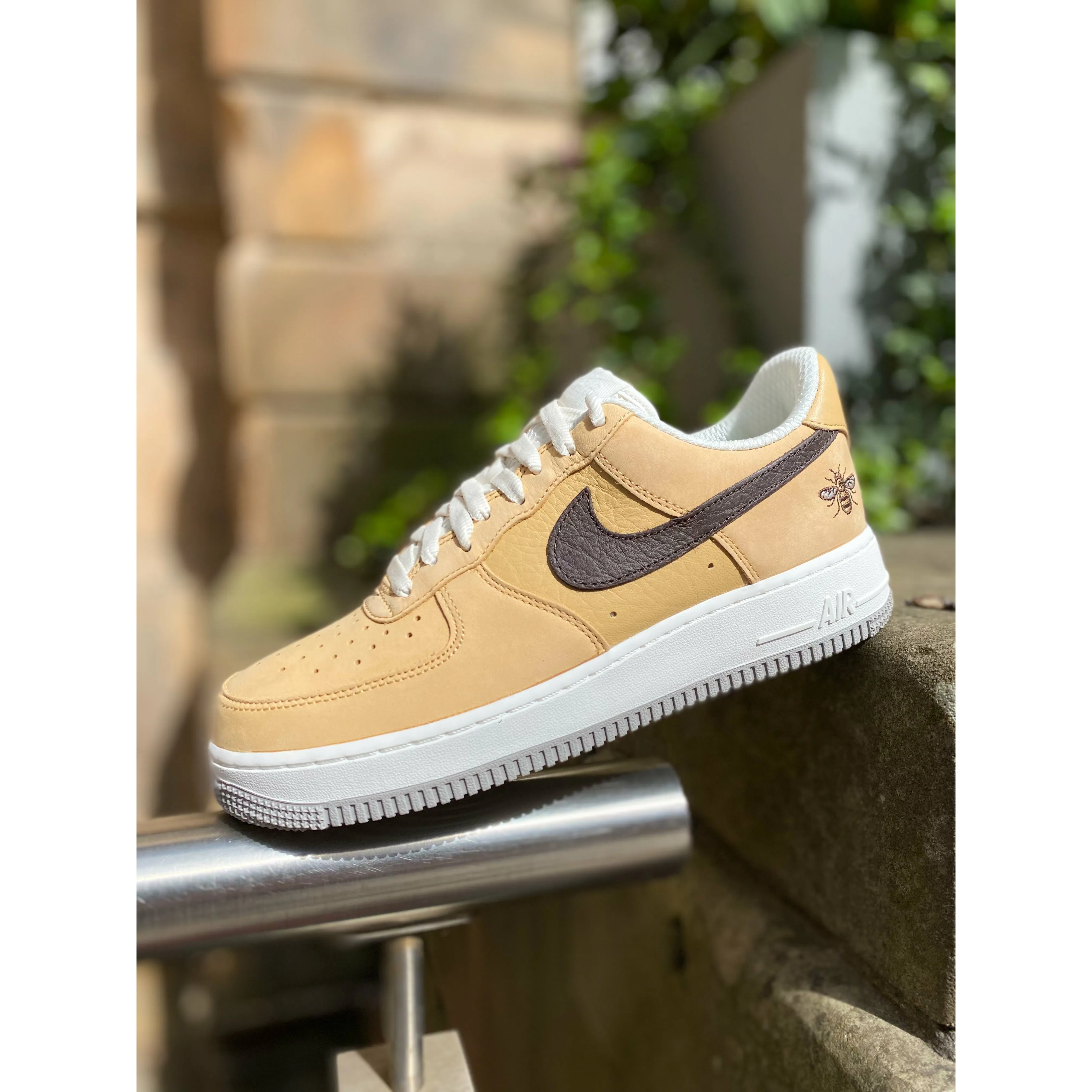 Nike Air Force 1 Low Manchester Bee