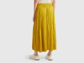 Pleated satin skirt - Mustard | Benetton