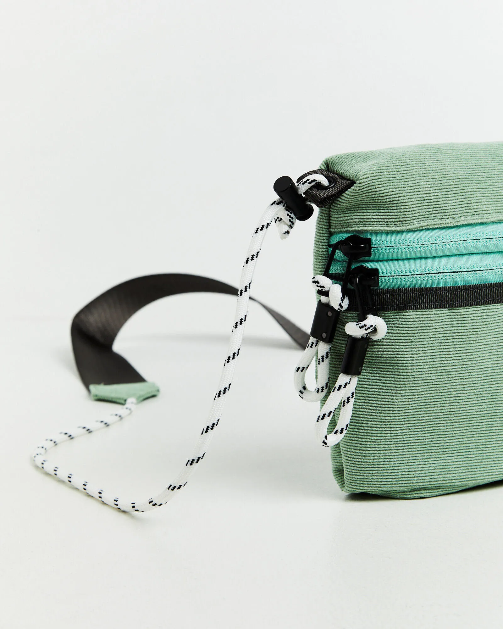 Taikan Sacoche Small Corduroy Bag Mint